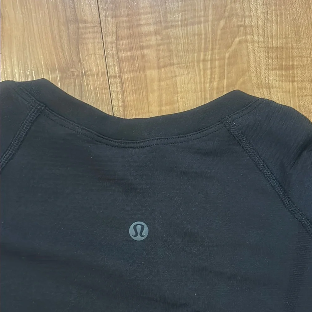 Women’s Lululemon Athletica Black lightweight Swift Short Sleeve shirt Size 10 - Picture 5 of 6